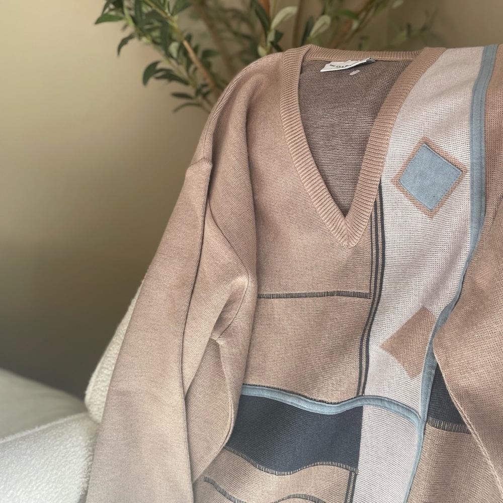 Gabicci V-Neck Sweater in Neutral Tones